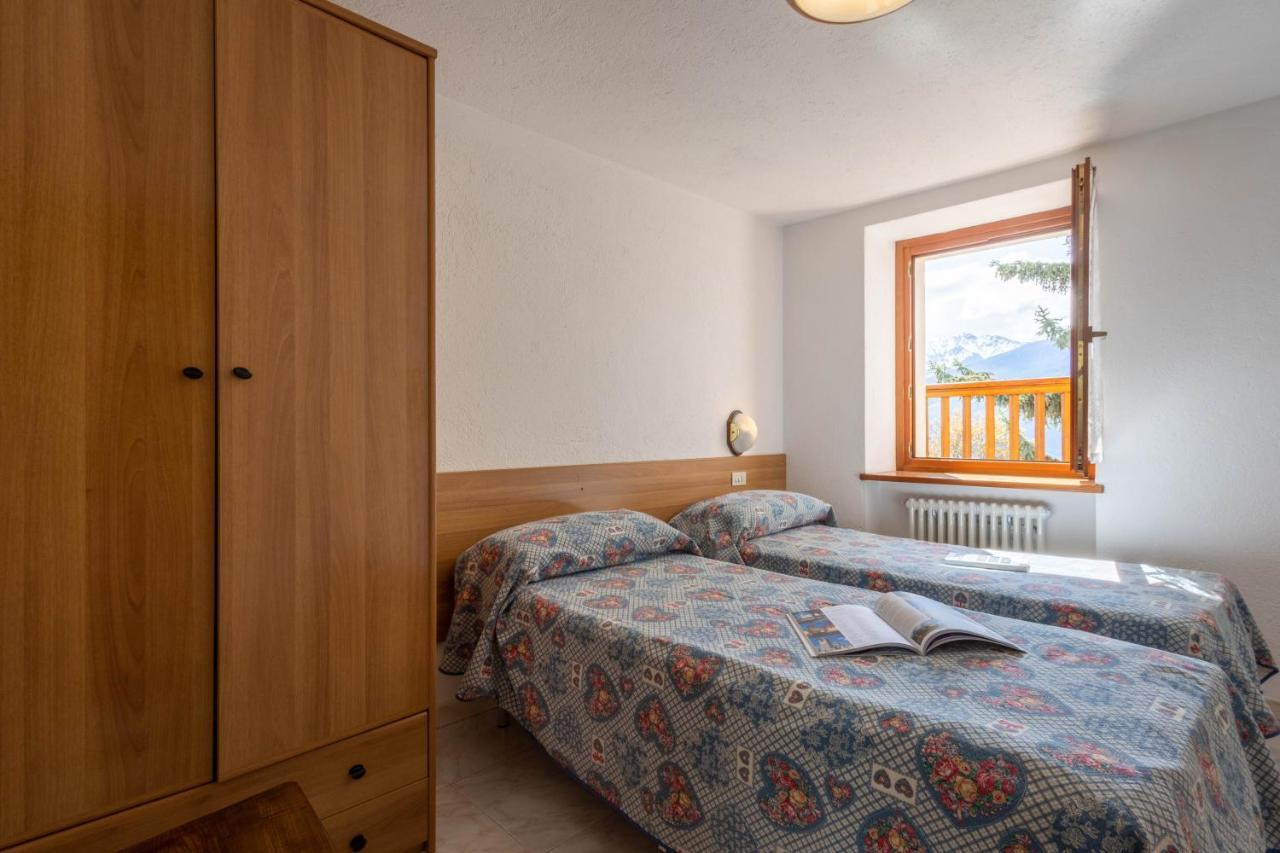 Le Vieux Noyer - Appartamenti Al Verde Villaggio Di Rumiod 셍피에르 외부 사진