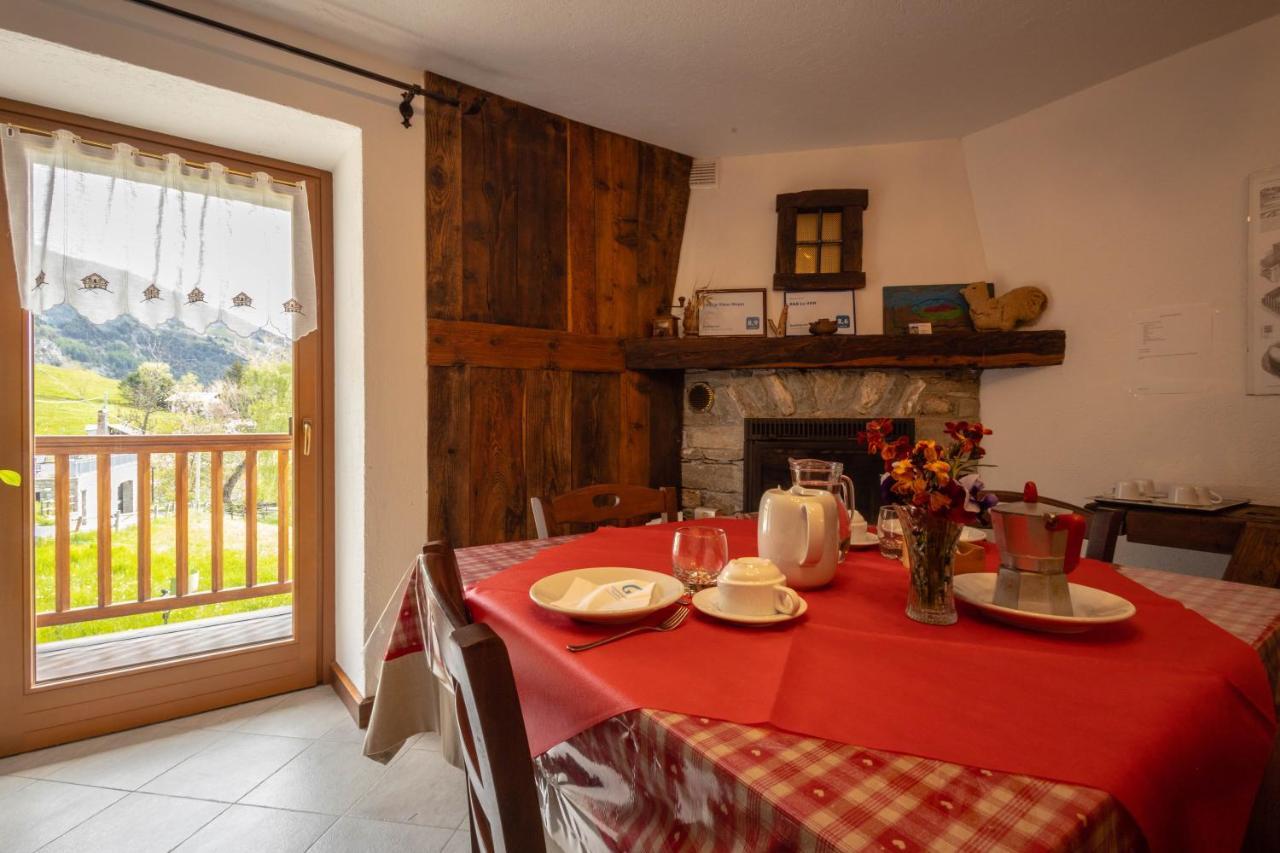 Le Vieux Noyer - Appartamenti Al Verde Villaggio Di Rumiod 셍피에르 외부 사진