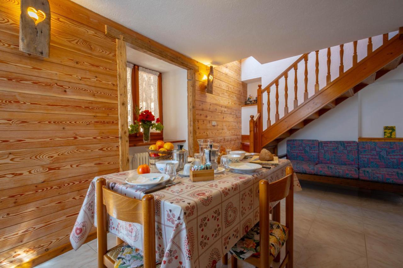 Le Vieux Noyer - Appartamenti Al Verde Villaggio Di Rumiod 셍피에르 외부 사진