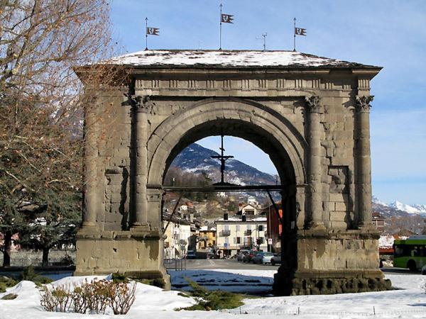 Le Vieux Noyer - Appartamenti Al Verde Villaggio Di Rumiod 셍피에르 외부 사진