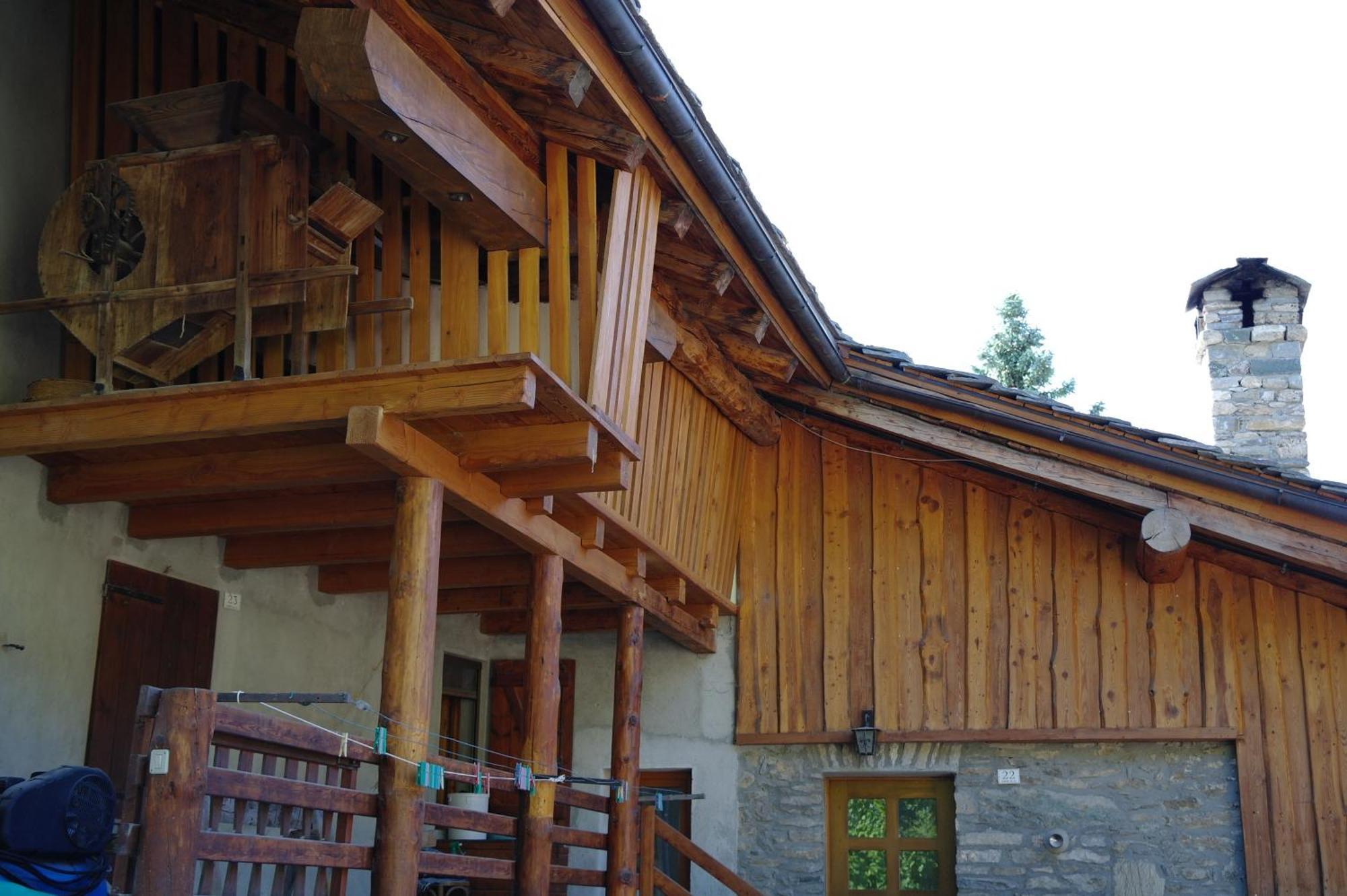 Le Vieux Noyer - Appartamenti Al Verde Villaggio Di Rumiod 셍피에르 외부 사진